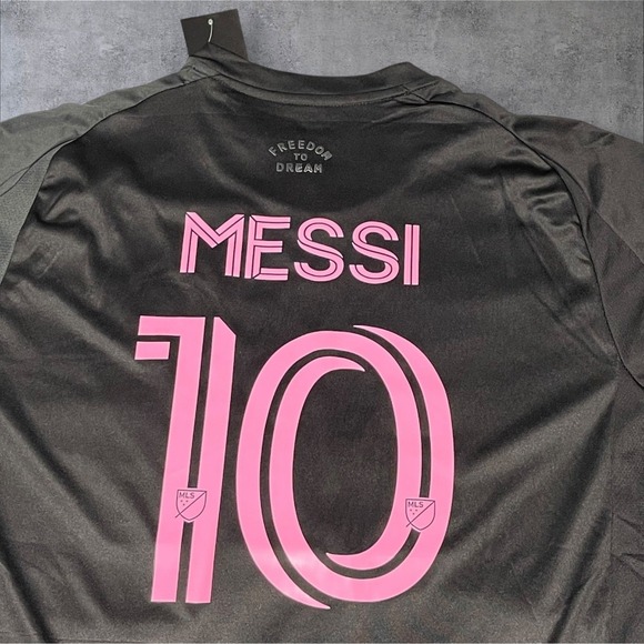 Inter Miami Black Jersey Messi #10 Size XL + Pink Hat NWT - Picture 4 of 4